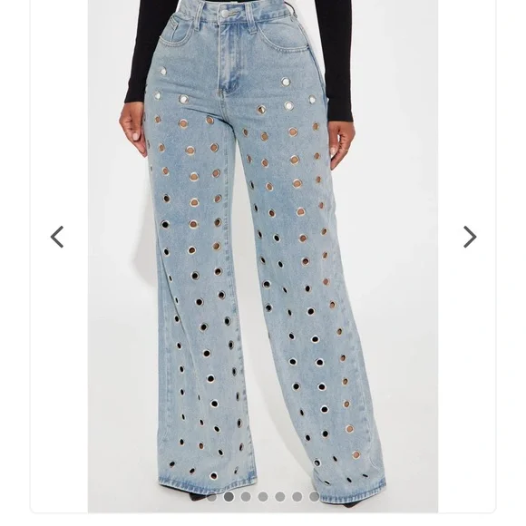 Throwing You Off Grommet Rigid Flare Jeans - Light Wash - Picture 2 of 3